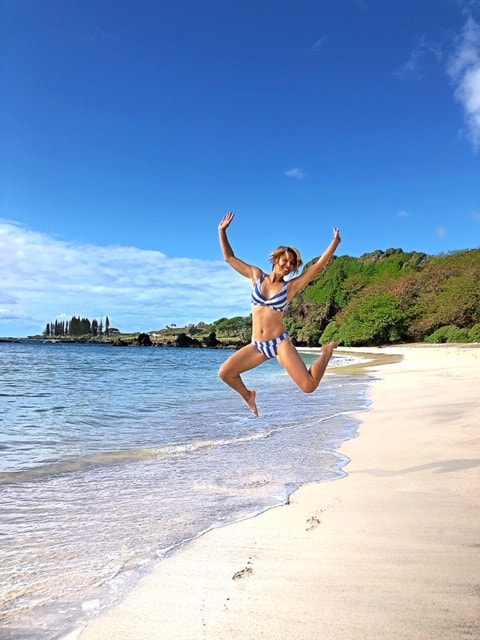 nautistyles maui hawaii jumping nautical bikini road to hana